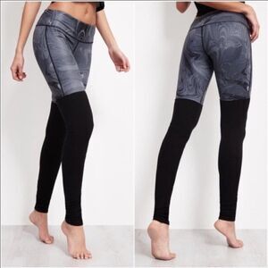 Alo Yoga Goddess Ribbed Legging size Small in Marble Swirl